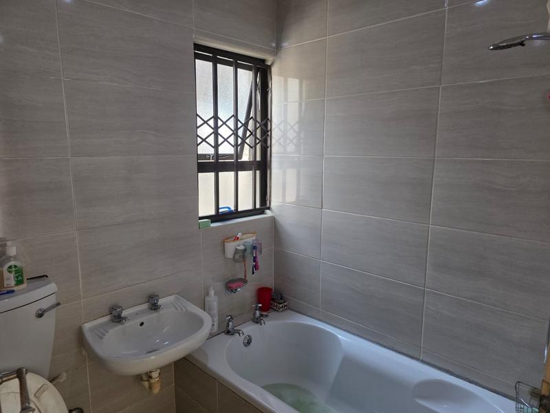 2 Bedroom Property for Sale in Bongweni Western Cape